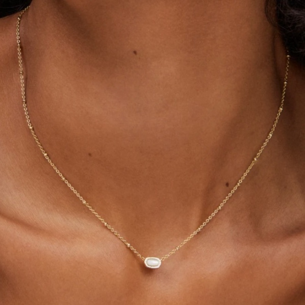 kendra scott mini elisa ivory mother of pearl satellite short pendant necklace